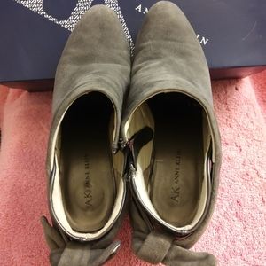 Anne Klein Yardena Grey leather& suede bootie!